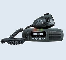 Motorola GM340, мобильная радиостанция, 136-174МГц, 6 каналов, 25 Вт, 25/12,5 кГц, в комплекте: кабель питания, кронштейн крепления, гарнитура